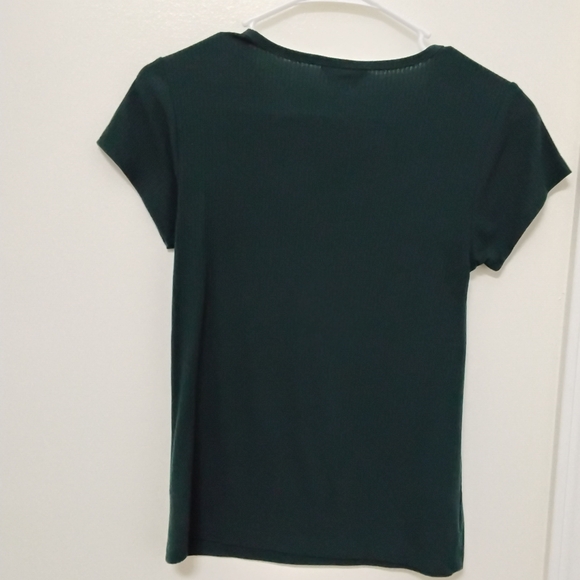 Guess Women's Dark Green Short Sleeve Top - Picture 4 of 4